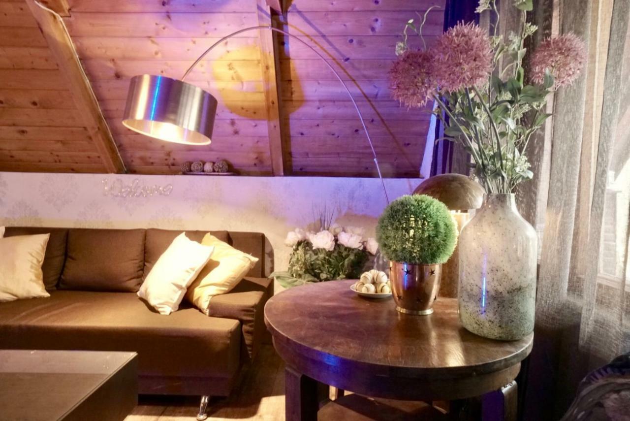 Nadi'S Holiday Home - Heart Of Woods, Szentendre Island Szigetmonostor Bagian luar foto